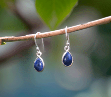 Naložite sliko v pregledovalnik galerije, srebrni zenski uhani 925 lapis lazuli zenski nakit nakit uhani srebro 925 uhani iz kristalov lapis lazuli uhani podragi kamni modni nakit kristali kristalni uhani lapis lazuli uhancki