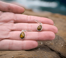 Naložite sliko v pregledovalnik galerije, srebrni zenski uhani 925 tigrovo oko zenski nakit nakit uhani srebro 925 uhani iz kristalov tigrovo oko uhani podragi kamni modni nakit kristali kristalni uhani tigrovo oko uhancki