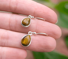 Naložite sliko v pregledovalnik galerije, srebrni zenski uhani 925 tigrovo oko zenski nakit nakit uhani srebro 925 uhani iz kristalov tigrovo oko uhani podragi kamni modni nakit kristali kristalni uhani tigrovo oko uhancki