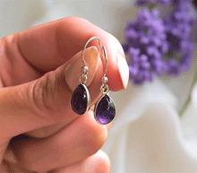 Naložite sliko v pregledovalnik galerije, srebrni ženski viseči uhani 925 ametist zenski nakit nakit viseci uhani srebro 925 uhani iz kristalov ametist uhani podragi kamni modni nakit kristali kristalni uhani ametist uhancki talisman za zaščito