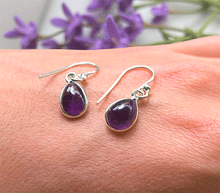 Naložite sliko v pregledovalnik galerije, srebrni ženski viseči uhani 925 ametist zenski nakit nakit viseci uhani srebro 925 uhani iz kristalov ametist uhani podragi kamni modni nakit kristali kristalni uhani ametist uhancki talisman za zaščito