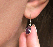 Naložite sliko v pregledovalnik galerije, srebrni ženski viseči uhani 925 ametist zenski nakit nakit viseci uhani srebro 925 uhani iz kristalov ametist uhani podragi kamni modni nakit kristali kristalni uhani ametist uhancki talisman za zaščito