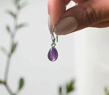 Naložite sliko v pregledovalnik galerije, srebrni ženski viseči uhani 925 ametist zenski nakit nakit viseci uhani srebro 925 uhani iz kristalov ametist uhani podragi kamni modni nakit kristali kristalni uhani ametist uhancki talisman za zaščito