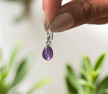 Naložite sliko v pregledovalnik galerije, srebrni ženski viseči uhani 925 ametist zenski nakit nakit viseci uhani srebro 925 uhani iz kristalov ametist uhani podragi kamni modni nakit kristali kristalni uhani ametist uhancki talisman za zaščito