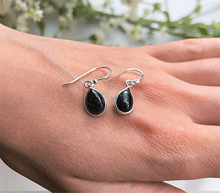 Naložite sliko v pregledovalnik galerije, srebrni ženski viseči uhani 925 črni turmalin zenski nakit nakit viseci uhani srebro 925 uhani iz kristalov crni turmalin srebrni uhani podragi kamni modni nakit kristali srebrni kristalni uhani črni turmalin uhancki talisman za zaščito