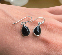 Naložite sliko v pregledovalnik galerije, srebrni ženski viseči uhani 925 črni turmalin zenski nakit nakit viseci uhani srebro 925 uhani iz kristalov crni turmalin srebrni uhani podragi kamni modni nakit kristali srebrni kristalni uhani črni turmalin uhancki talisman za zaščito