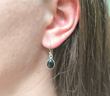 Naložite sliko v pregledovalnik galerije, srebrni ženski viseči uhani 925 črni turmalin zenski nakit nakit viseci uhani srebro 925 uhani iz kristalov crni turmalin srebrni uhani podragi kamni modni nakit kristali srebrni kristalni uhani črni turmalin uhancki talisman za zaščito