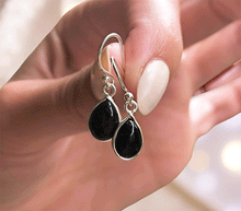 Naložite sliko v pregledovalnik galerije, srebrni ženski viseči uhani 925 črni turmalin zenski nakit nakit viseci uhani srebro 925 uhani iz kristalov crni turmalin srebrni uhani podragi kamni modni nakit kristali srebrni kristalni uhani črni turmalin uhancki talisman za zaščito