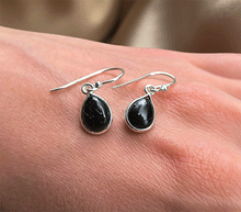 Naložite sliko v pregledovalnik galerije, srebrni ženski viseči uhani 925 črni turmalin zenski nakit nakit viseci uhani srebro 925 uhani iz kristalov crni turmalin srebrni uhani podragi kamni modni nakit kristali srebrni kristalni uhani črni turmalin uhancki talisman za zaščito