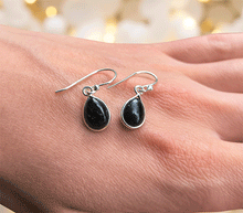 Naložite sliko v pregledovalnik galerije, srebrni ženski viseči uhani 925 črni turmalin zenski nakit nakit viseci uhani srebro 925 uhani iz kristalov crni turmalin srebrni uhani podragi kamni modni nakit kristali srebrni kristalni uhani črni turmalin uhancki talisman za zaščito