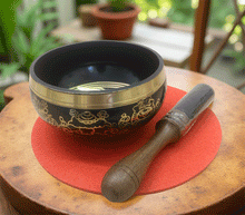 Naložite sliko v pregledovalnik galerije, tibetanska pojoča skleda tibetanske pojoče posode tibetanska pojoča skleda tibetanska pojoca skleda pojoca posodaza sproščanje glasbila pojoce sklede za meditacijo pojoče posode za zvočno kopel inštrumenti