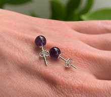 Naložite sliko v pregledovalnik galerije, srebrni ženski uhani 925 iz ametista zenski nakit nakit uhani srebro 925 uhani iz kristalov ametist uhani poldragi kamni modni nakit kristali kristalni uhani iz kristala ametist uhancki talisman za zaščito