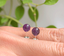 Naložite sliko v pregledovalnik galerije, srebrni ženski uhani 925 iz ametista zenski nakit nakit uhani srebro 925 uhani iz kristalov ametist uhani poldragi kamni modni nakit kristali kristalni uhani iz kristala ametist uhancki talisman za zaščito