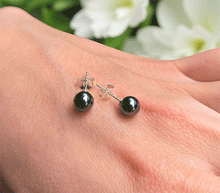 Naložite sliko v pregledovalnik galerije, srebrni ženski uhani 925 iz hematita zenski nakit nakit uhani hematit srebro 925 uhani iz kristalov hematit uhani poldragi kamni modni nakit kristali kristalni uhani hematit uhancki talisman za zaščito