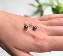 Naložite sliko v pregledovalnik galerije, srebrni ženski uhani 925 iz hematita zenski nakit nakit uhani hematit srebro 925 uhani iz kristalov hematit uhani poldragi kamni modni nakit kristali kristalni uhani hematit uhancki talisman za zaščito