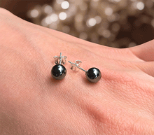 Naložite sliko v pregledovalnik galerije, srebrni ženski uhani 925 iz hematita zenski nakit nakit uhani hematit srebro 925 uhani iz kristalov hematit uhani poldragi kamni modni nakit kristali kristalni uhani hematit uhancki talisman za zaščito