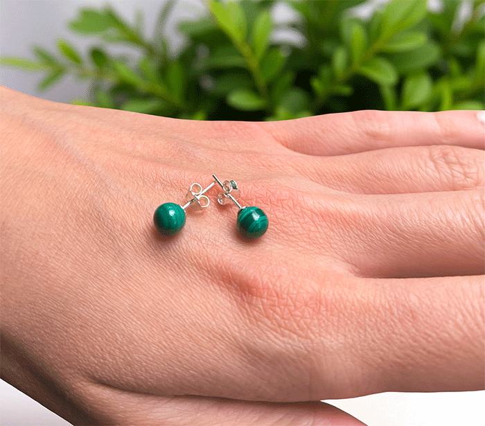 srebrni ženski uhani 925 iz malahita zenski nakit nakit uhani malahit srebro 925 uhani iz kristalov malahit uhani poldragi kamni modni nakit kristali kristalni uhani malahit uhancki talisman za zaščito