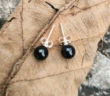 Naložite sliko v pregledovalnik galerije, srebrni zenski uhani 925 oniks onix zenski nakit nakit uhani srebro 925 uhani iz kristalov oniks uhani poldragi kamni modni nakit kristali kristalni uhani oniks onix uhancki