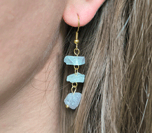 Naložite sliko v pregledovalnik galerije, viseči uhani kristali fluorit viseci uhani uhani iz kristalov nakit iz kristalov uhani iz poldragih kamnov fluorit