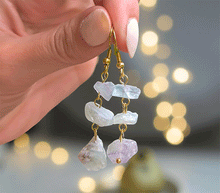 Naložite sliko v pregledovalnik galerije, viseči uhani kristali fluorit viseci uhani uhani iz kristalov nakit iz kristalov uhani iz poldragih kamnov fluorit