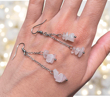 Naložite sliko v pregledovalnik galerije, viseči uhani iz kristaloc roževec viseci uhani rozevec uhani iz kristalov nakit uhani iz kristalov uhani iz poldragih kamnov roževec kristali uhani ženski uhani