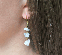 Naložite sliko v pregledovalnik galerije, viseči uhani roževec viseci uhani rozevec uhani iz kristalov nakit iz kristalov uhani roževec uhani iz poldragih kamnov roževec