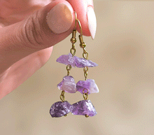Naložite sliko v pregledovalnik galerije, viseči uhani ametist kristali nakit viseci uhani uhani iz kristalov nakit viseci uhani iz kristalov uhani iz poldragih kamnov iz ametista