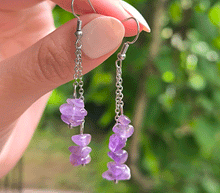 Naložite sliko v pregledovalnik galerije, viseči uhani ametist kristali viseci uhani uhani iz kristalov ametist nakit uhani iz kristalov uhani iz poldragih kamnov ametist kirurko nerjaceče jeklo