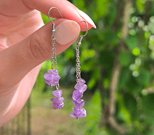 Naložite sliko v pregledovalnik galerije, viseči uhani ametist kristali viseci uhani uhani iz kristalov ametist nakit uhani iz kristalov uhani iz poldragih kamnov ametist kirurko nerjaceče jeklo