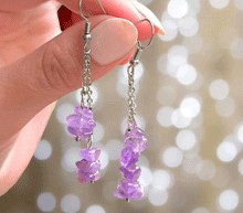 Naložite sliko v pregledovalnik galerije, viseči uhani ametist kristali viseci uhani uhani iz kristalov ametist nakit uhani iz kristalov uhani iz poldragih kamnov ametist kirurko nerjaceče jeklo