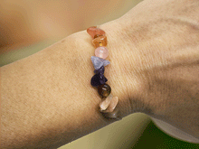 Naložite sliko v pregledovalnik galerije, zapestnice iz kristalov za zascito pri voznji ametist soncni kremen turmalin rozevec zapestnica iz kristalov nakit iz kristalov talisman za zascito talisman za voznjo kristali poldragi kamni