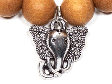 Naložite sliko v pregledovalnik galerije, zapestnica sandalovina zapestnice iz sandalovine lesene zapestnice lesena zapestnica sandalovina molitvena zapestnica mala moška zapestnica ženska zapestnica ganesha ganeš energijska zapestnica sandalovina