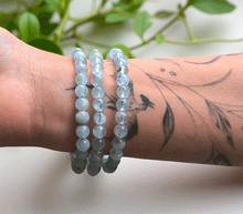 Naložite sliko v pregledovalnik galerije, zapestnica akvamarin iz kristalov 6 mm ženska zapestnica talisman iz poldragih kamnov nakit akvamarin moda nakit iz kristalov kristali zapestnice ženske zapestnice talisman akvamarin