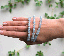 Naložite sliko v pregledovalnik galerije, zapestnica akvamarin iz kristalov 6 mm ženska zapestnica talisman iz poldragih kamnov nakit akvamarin moda nakit iz kristalov kristali zapestnice ženske zapestnice talisman akvamarin