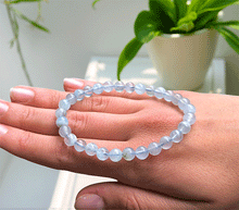 Naložite sliko v pregledovalnik galerije, zapestnica akvamarin iz kristalov 6 mm ženska zapestnica talisman iz poldragih kamnov nakit akvamarin moda nakit iz kristalov kristali zapestnice ženske zapestnice talisman akvamarin