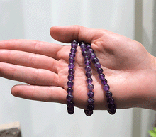 Naložite sliko v pregledovalnik galerije, zapestnica ametist iz kristalov 6 mm ženska zapestnica talisman iz poldragih kamnov nakit ametist moda nakit iz kristalov kristali zapestnice ženske zapestnice talisman ametist