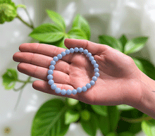 Naložite sliko v pregledovalnik galerije, zapestnica angelit iz kristalov 6 mm ženska zapestnica talisman iz poldragih kamnov nakit angelit moda nakit iz kristalov kristali zapestnice ženske zapestnice talisman angelit