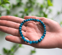 Naložite sliko v pregledovalnik galerije, zapestnica apatit iz kristalov 6 mm ženska zapestnica talisman iz poldragih kamnov nakit apatit moda nakit iz kristalov kristali zapestnice ženske zapestnice talisman apatit