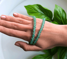 Naložite sliko v pregledovalnik galerije, zapestnica aventurin iz kristalov 6 mm ženska zapestnica talisman iz poldragih kamnov nakit aventurin moda nakit iz kristalov kristali zapestnice ženske zapestnice talisman aventurin