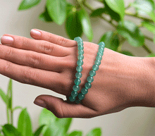 Naložite sliko v pregledovalnik galerije, ženska kristalna zapestnica aventurin iz kristalov 6 mm ženska zapestnica iz kristalov talisman iz poldragih kamnov nakit aventurin moda nakit iz kristalov kristali zapestnice ženske kristalne zapestnice talisman aventurin