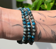 Naložite sliko v pregledovalnik galerije, zapestnica azurit granit iz kristalov 6mm ženska zapestnica iz poldragih kamnov nakit azurit granit moda nakit iz kristalov kristali zapestnice ženske zapestnice iz azurita in granita K2
