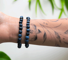 Naložite sliko v pregledovalnik galerije, ženska kristalna zapestnica dumortierit iz kristalov 6 mm ženska zapestnica iz kristalov talisman iz poldragih kamnov nakit dumortierit moda nakit iz kristalov kristali zapestnice ženske kristalne zapestnice talisman dumortierit