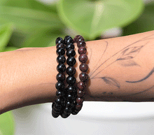 Naložite sliko v pregledovalnik galerije, zapestnica granat iz kristalov 6mm ženska zapestnica iz poldragih kamnov nakit granat moda nakit iz kristalov kristali zapestnice granat ženske zapestnice talisman