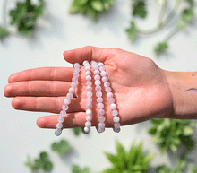 Naložite sliko v pregledovalnik galerije, zapestnica granat iz kristalov 6mm ženska zapestnica iz poldragih kamnov nakit granat moda nakit iz kristalov kristali zapestnice granat ženske zapestnice talisman