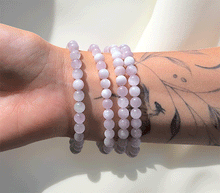 Naložite sliko v pregledovalnik galerije, zapestnica granat iz kristalov 6mm ženska zapestnica iz poldragih kamnov nakit granat moda nakit iz kristalov kristali zapestnice granat ženske zapestnice talisman