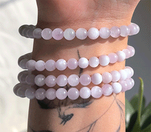 Naložite sliko v pregledovalnik galerije, zapestnica granat iz kristalov 6mm ženska zapestnica iz poldragih kamnov nakit granat moda nakit iz kristalov kristali zapestnice granat ženske zapestnice talisman