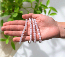 Naložite sliko v pregledovalnik galerije, zapestnica granat iz kristalov 6mm ženska zapestnica iz poldragih kamnov nakit granat moda nakit iz kristalov kristali zapestnice granat ženske zapestnice talisman