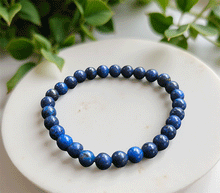 Naložite sliko v pregledovalnik galerije, zapestnica lapis lazuli iz kristalov 6mm ženska zapestnica iz poldragih kamnov nakit lapis lazuli moda nakit iz kristalov kristali zapestnice lapis lazuli ženske zapestnice talisman
