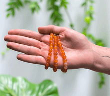 Naložite sliko v pregledovalnik galerije, zapestnica marelični ahat iz kristalov 6 mm ženska zapestnica talisman iz poldragih kamnov nakit marelični agat moda nakit iz kristalov kristali zapestnice ženske zapestnice talisman marelični ahat