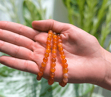 Naložite sliko v pregledovalnik galerije, zapestnica marelični ahat iz kristalov 6 mm ženska zapestnica talisman iz poldragih kamnov nakit marelični agat moda nakit iz kristalov kristali zapestnice ženske zapestnice talisman marelični ahat